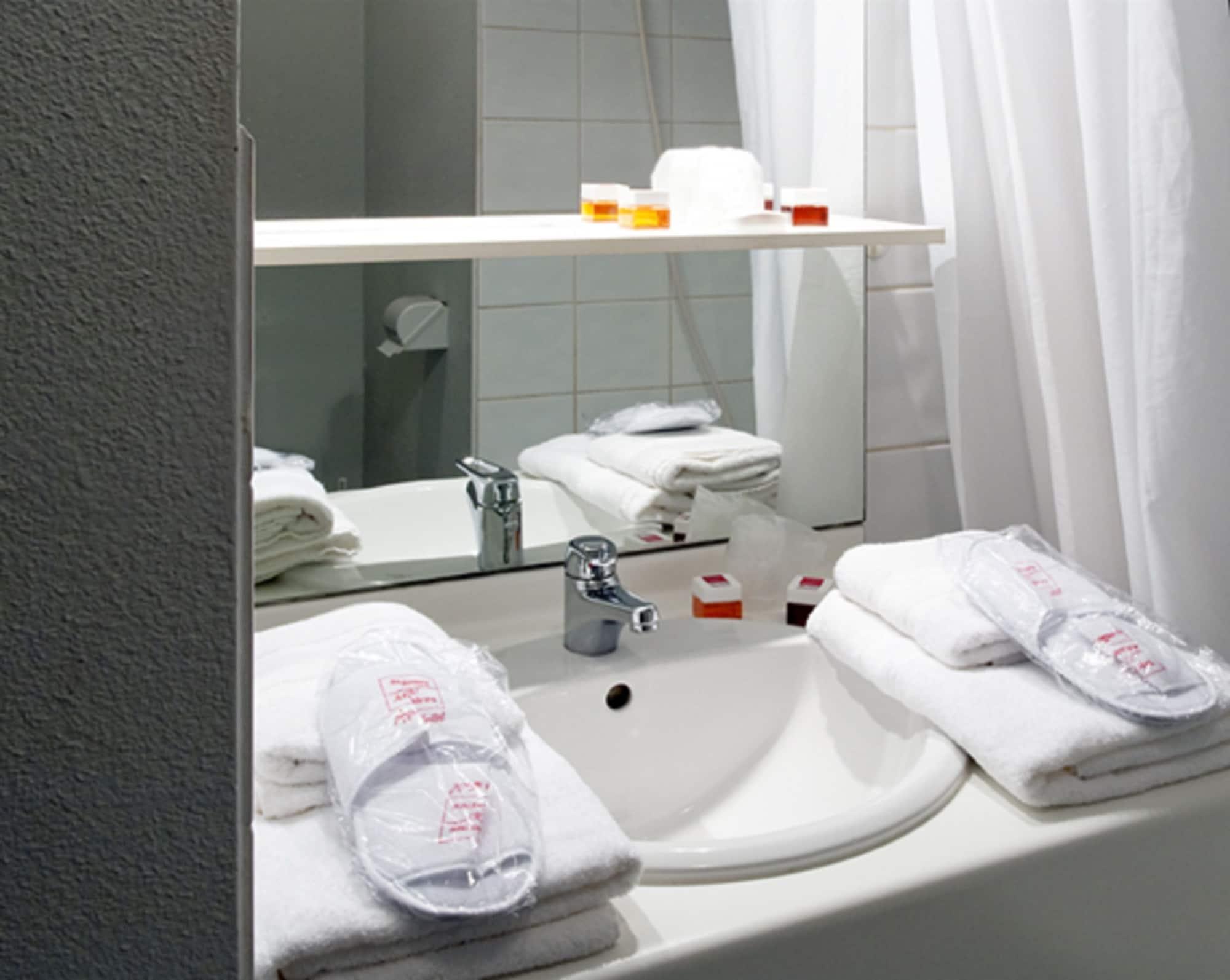 Sejours & Affaires Paris-Nanterre Aparthotel Exteriör bild