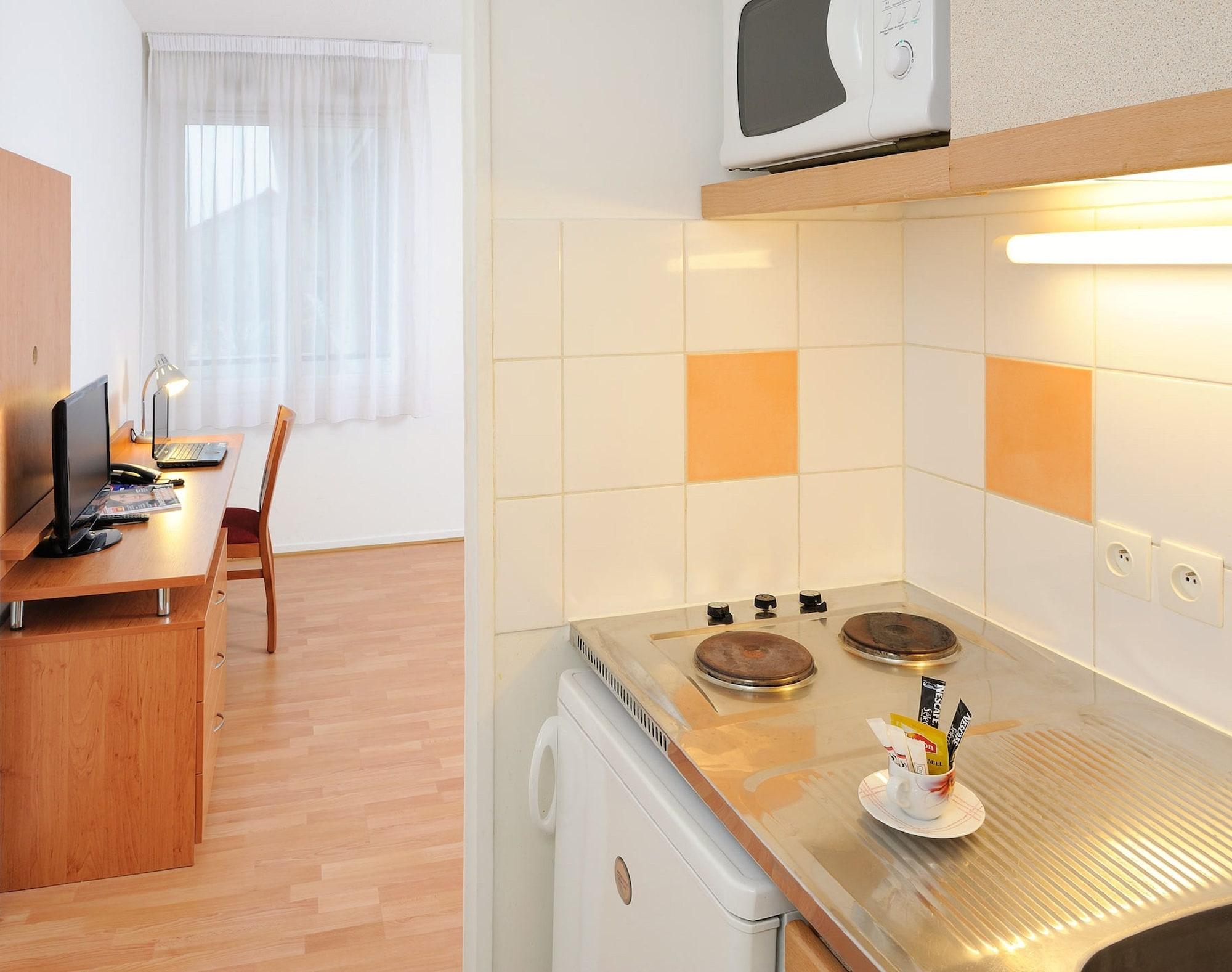 Sejours & Affaires Paris-Nanterre Aparthotel Exteriör bild