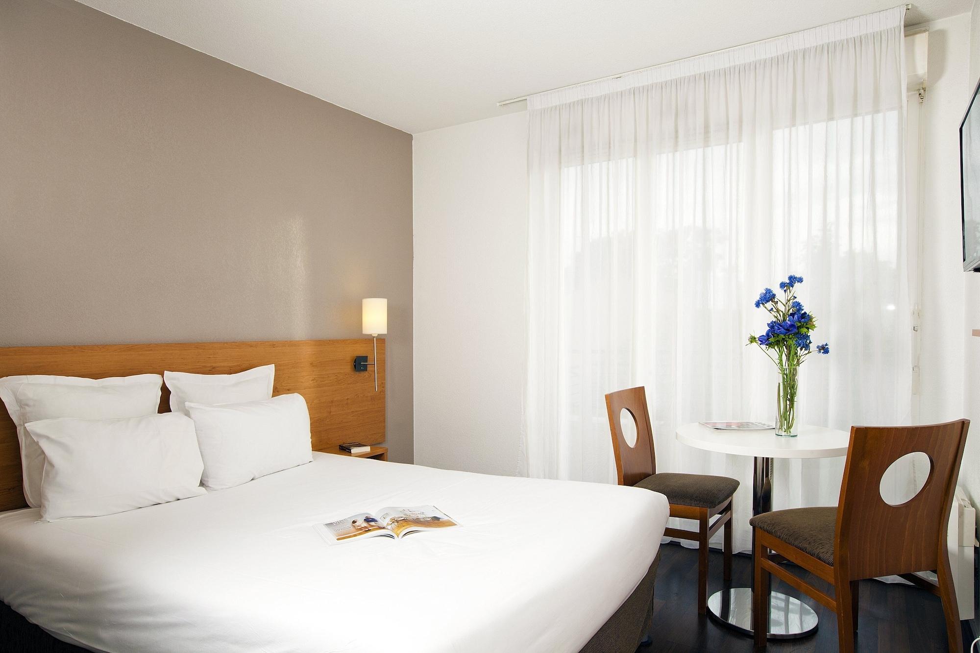 Sejours & Affaires Paris-Nanterre Aparthotel Exteriör bild