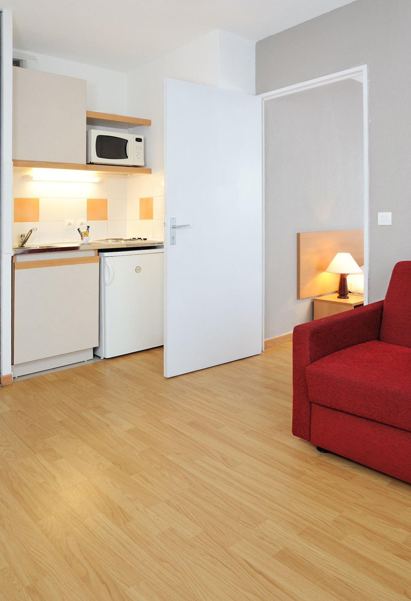 Sejours & Affaires Paris-Nanterre Aparthotel Exteriör bild