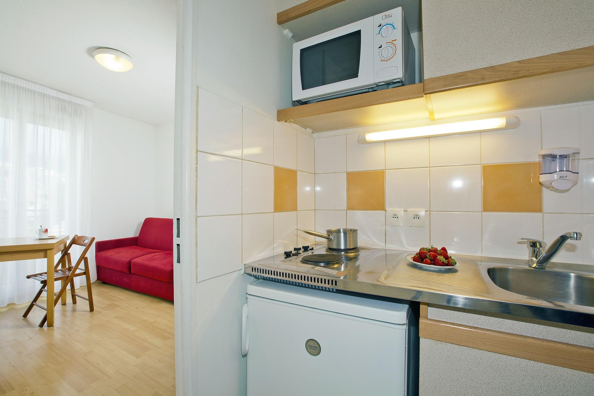 Sejours & Affaires Paris-Nanterre Aparthotel Exteriör bild