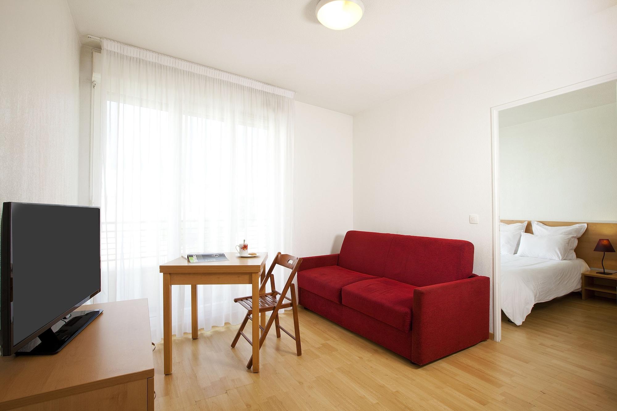 Sejours & Affaires Paris-Nanterre Aparthotel Exteriör bild