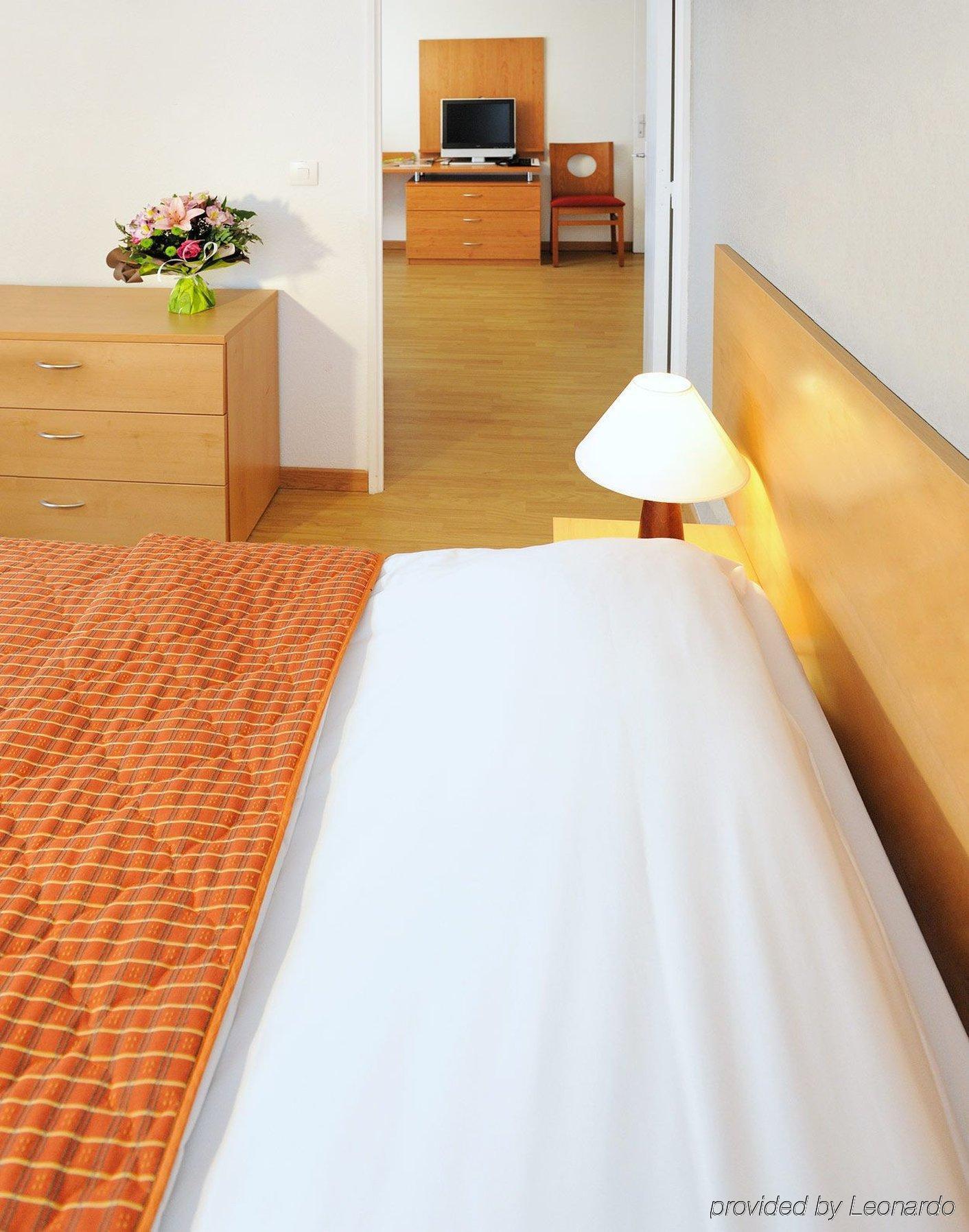 Sejours & Affaires Paris-Nanterre Aparthotel Exteriör bild