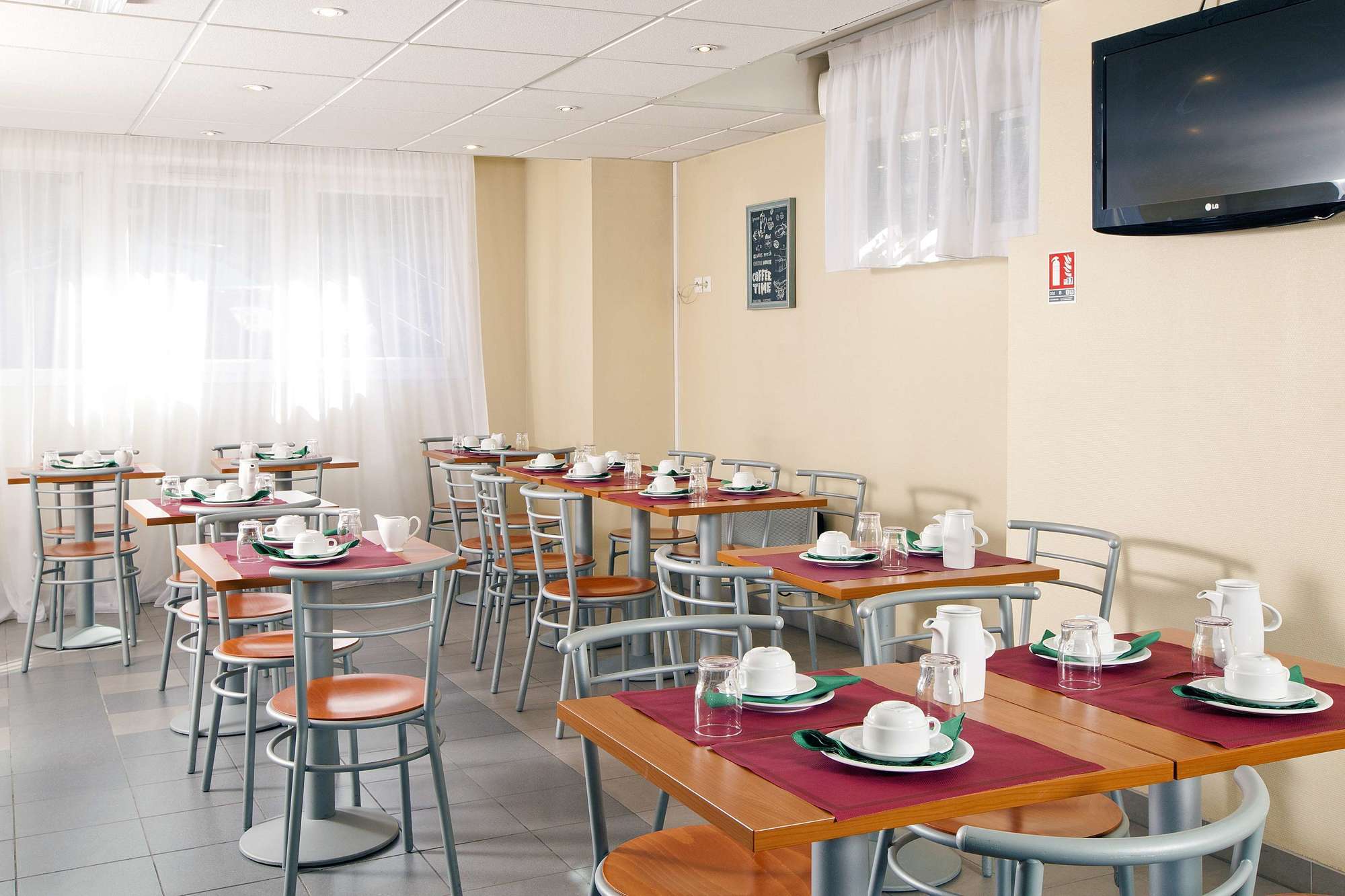 Sejours & Affaires Paris-Nanterre Aparthotel Exteriör bild